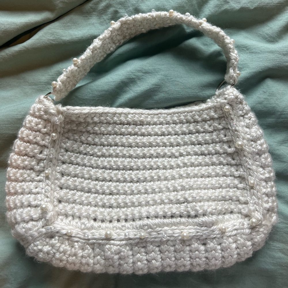 Hand made crochet shoulder purse with diamond and pearl details 🩷✨